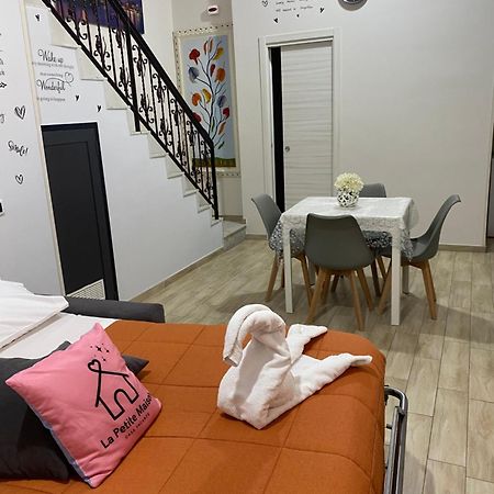נאפולי La Petite Maison מראה חיצוני תמונה
